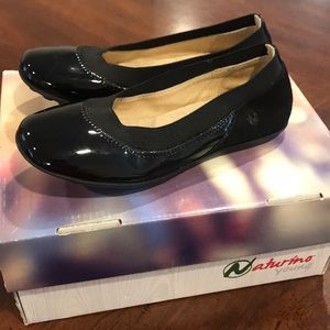 Brand new Naturino ballet flats black Sz 29 US 12